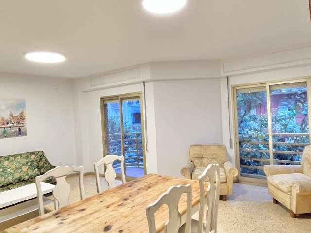 Piso de 4 dormitorios en alquiler en Russafa, Valencia