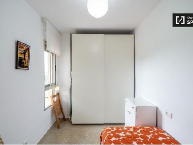 Piso de 4 dormitorios en alquiler en Valencia