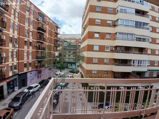 Piso de 4 dormitorios en buen estado en Cáceres, La Madrila, Ideal para alquiler