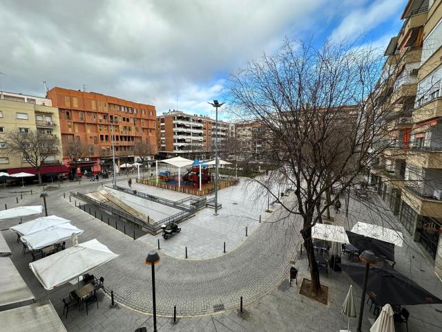 PISO DE 4 DORMITORIOS EN PLAZA DE LOS ALFÉRECES