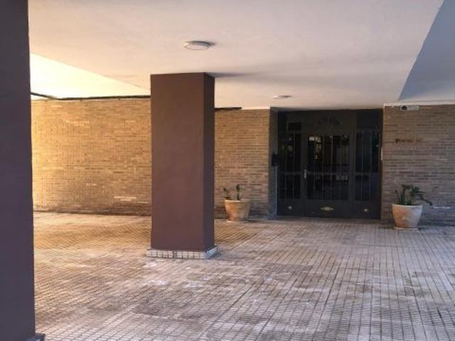 Piso de 4 habitaciones con garaje y piscina en Playa de San Juan