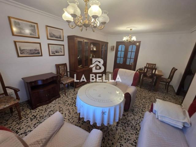 PISO DE 4 HABITACIONES CON PATIO EN BELLAVISTA