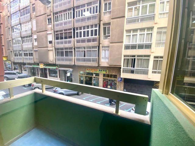 Piso de 4 habitaciones en Mesa y López, amplio y sin amueblar