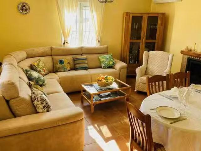 Piso de 4 habitaciones en Oliva