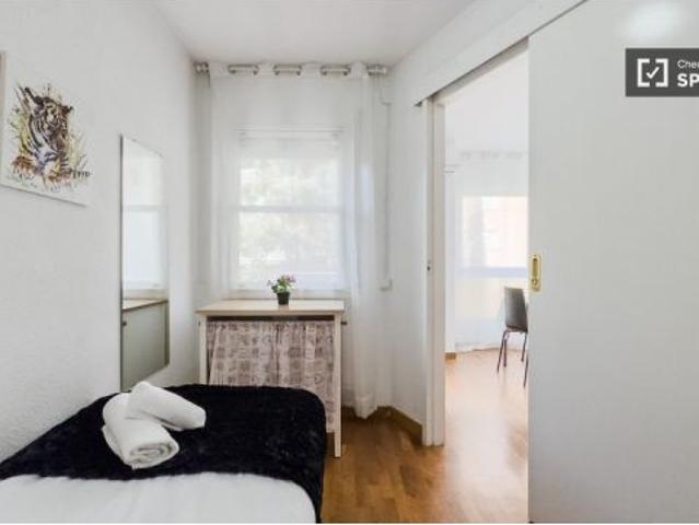 Piso de 4 habitaciones en alquiler en El Coll, solo Estudiantes