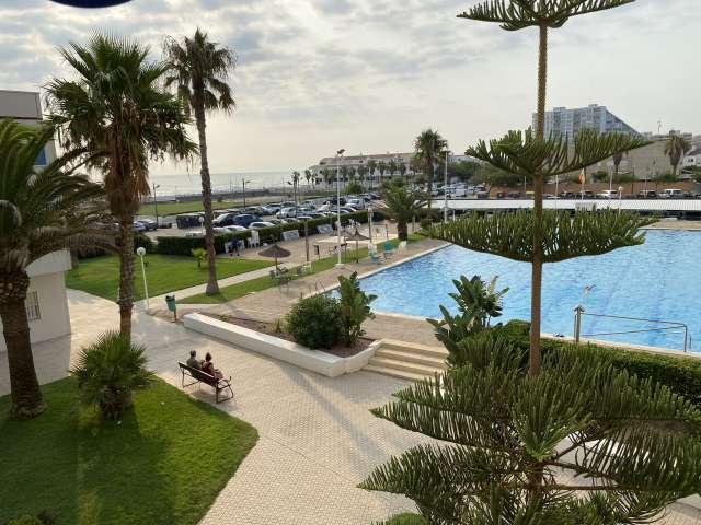 Piso de 4 habitaciones en alquiler en El Perellonet, Valencia