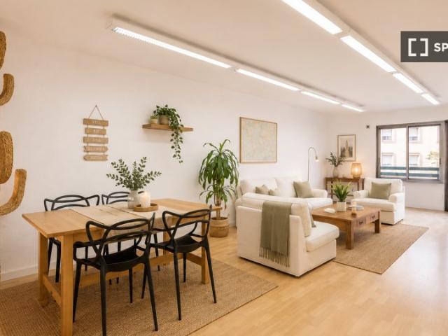 Piso de 4 habitaciones en alquiler en En Corts, Valencia