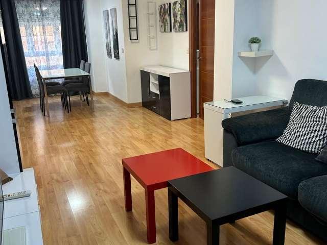 Piso de 4 habitaciones en alquiler en La Cruz, Granada