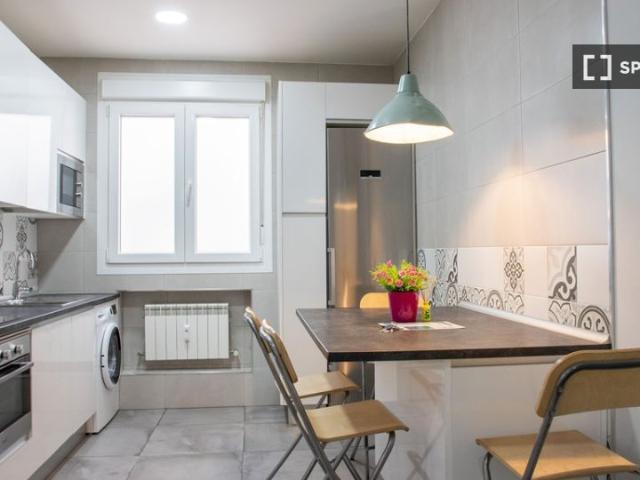 Piso de 4 habitaciones en alquiler en Pacífico, Madrid