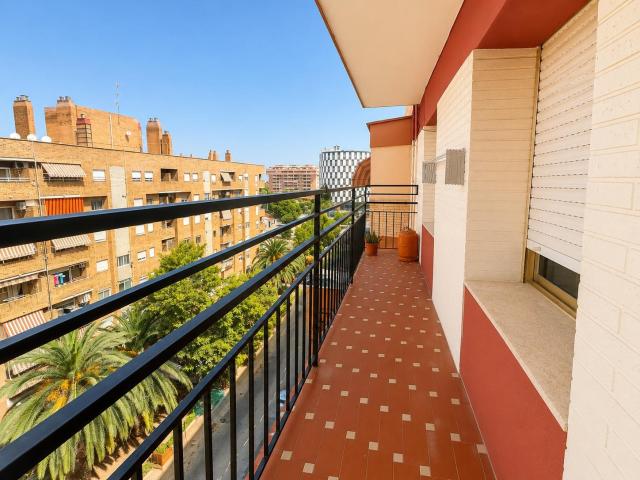 Piso de 4 habitaciones en Alquiler