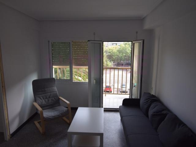 Piso de 4 habitaciones junto a las Universidades Av. Blasco Ibáñez