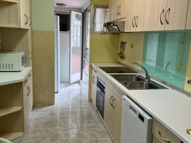 Piso de 4 habitaciones para estudiantes