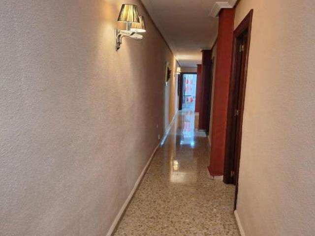Piso de 4 habitaciones para estudiantes junto a El Corte Inglés