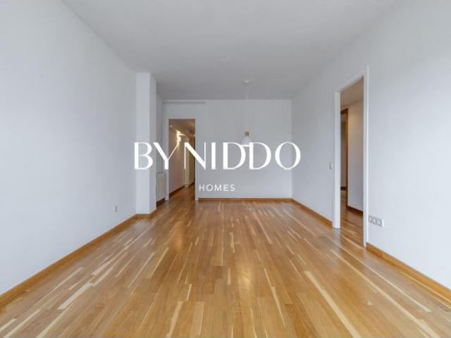 Piso de 4 habitaciones reformado en el centro
