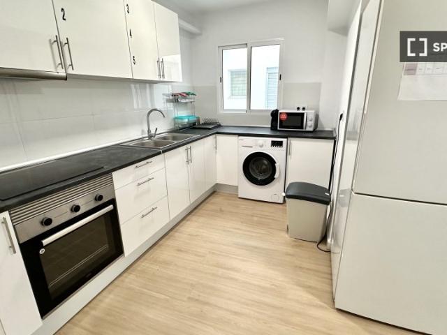 Piso de 5 habitaciones en alquiler en Benimaclet, Valencia