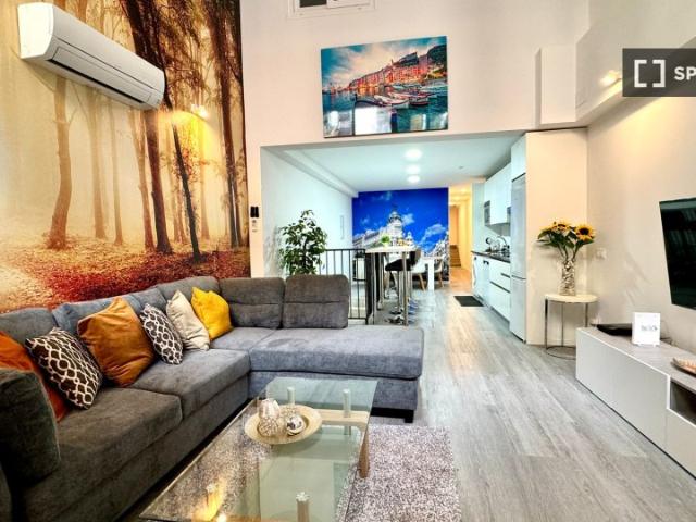 Piso de 5 habitaciones en alquiler en Embajadores, Madrid