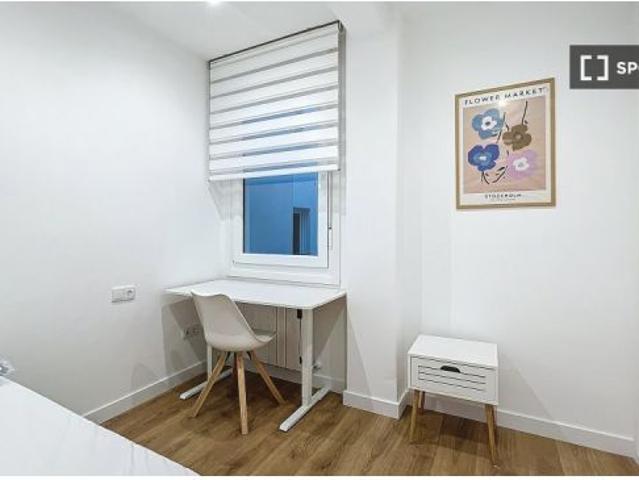 Piso de 5 habitaciones en alquiler en Vigo, gastos incluidos
