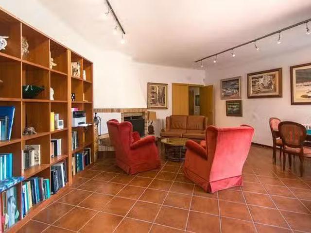 Piso de 5 habitaciones en Garrigoles