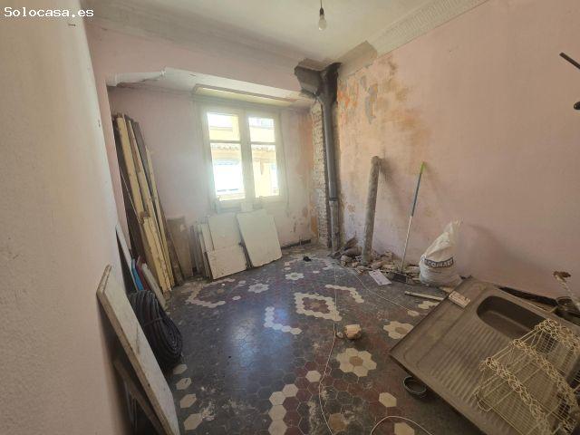 Piso de 61m2 útiles diáfano para REFORMAR. Posibilidad de tres dormitorios, salón, cocina, baño y te