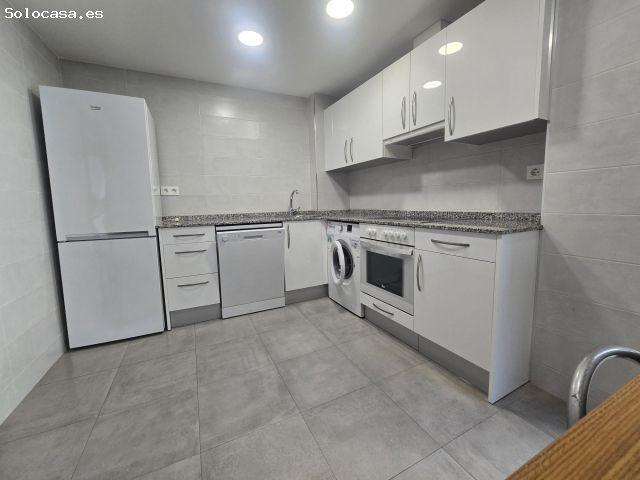 Piso de 85m2 útiles con PLAZA DE GARAJE. Distribuido en tres dormitorios dobles, salón con terraza