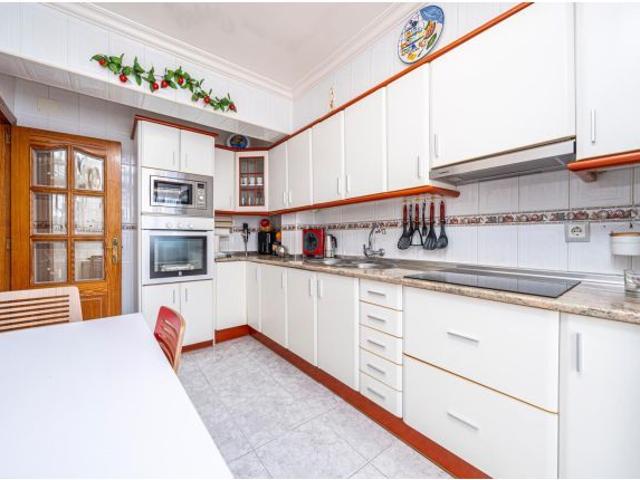Piso de 95 m2 con ascensor y balcón en Jaume Balmes