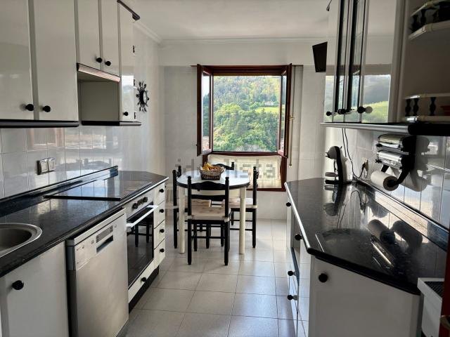 Piso, Deba