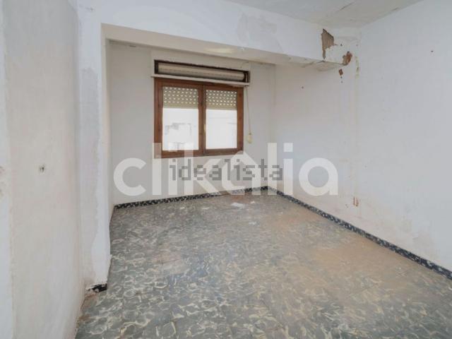 Piso, Dolores