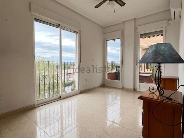 Piso, Dolores