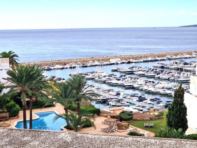 Piso de alto standing de 85 m2 en venta en Calvià, España
