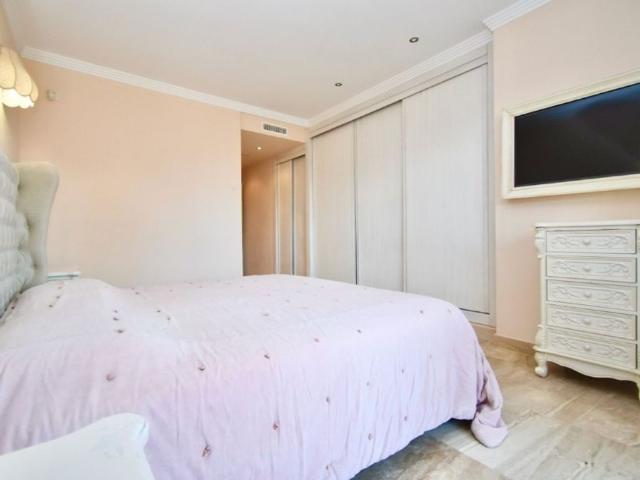 Piso exclusivo de 95 m2 en venta en Puerto Banus, Marbella, Málaga, Andalucía
