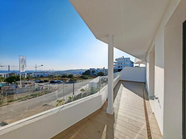 Piso exclusivo de 107 m2 en venta en Atalaya Isdabe, Estepona, Málaga, Andalucía