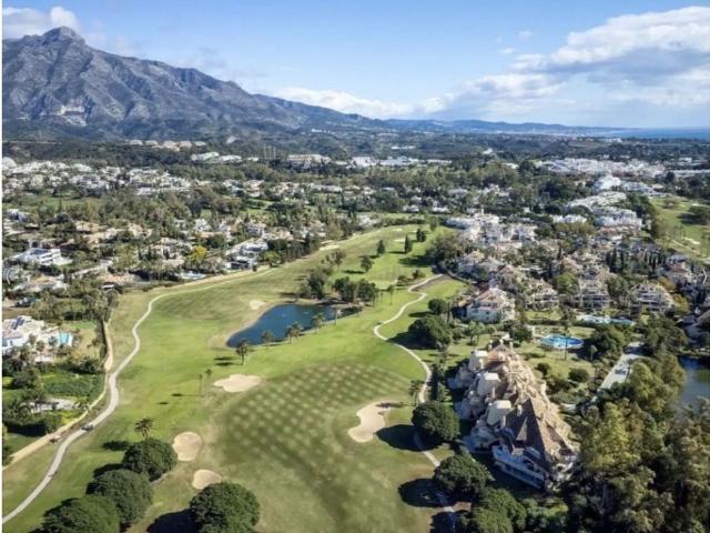 Piso exclusivo de 108 m2 en venta en Nueva Andalucia centro, Marbella, Málaga, Andalucía