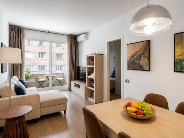 Piso de alto standing de 100 m2 en venta en Barcelona, Cataluña