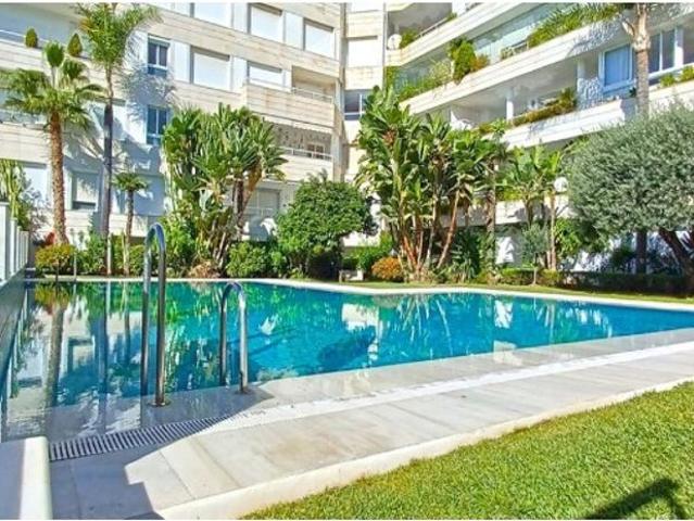 Piso exclusivo de 113 m2 en venta en Playa Bajadilla Puertos, Marbella, Málaga, Andalucía