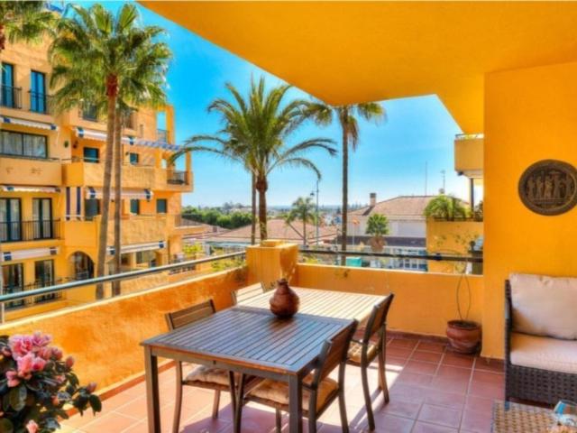 Piso exclusivo de 118 m2 en venta en San Pedro de Alcantara pueblo, Marbella, Málaga, Andalucía