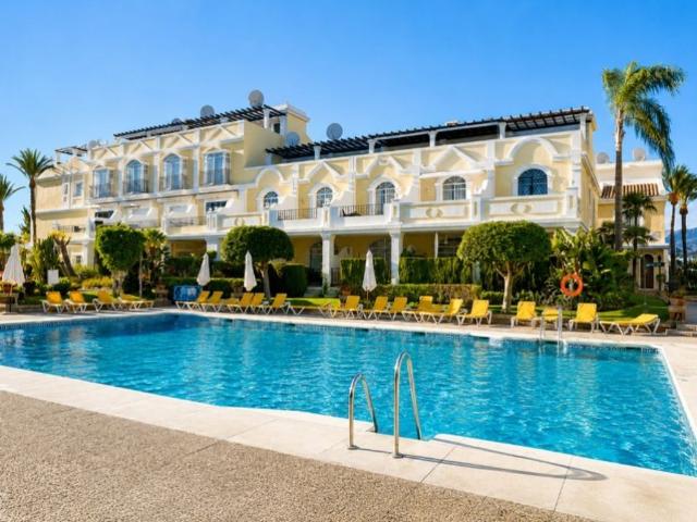 Piso exclusivo de 122 m2 en venta en Nueva Andalucia centro, Marbella, Andalucía