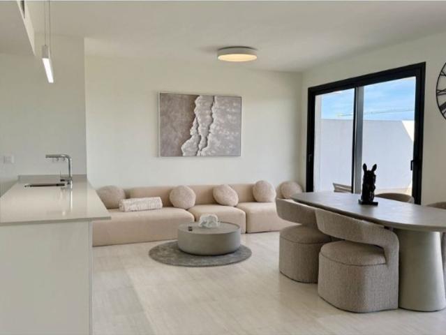 Piso exclusivo de 126 m2 en venta en Bahia Dorada, Estepona, Málaga, Andalucía