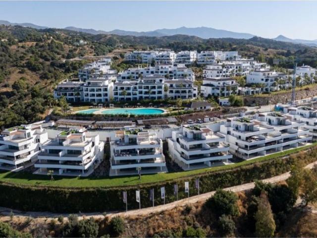Piso exclusivo de 127 m2 en venta en Atalaya Isdabe, Estepona, Málaga, Andalucía