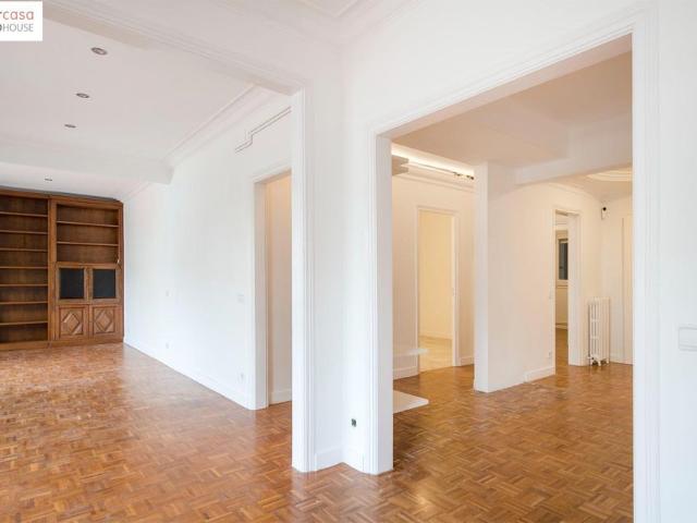 Piso exclusivo de 128 m2 en venta en Barcelona, Cataluña
