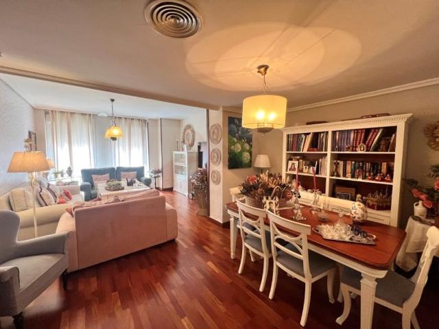Piso exclusivo de 140 m2 en venta en Sevilla, Andalucía