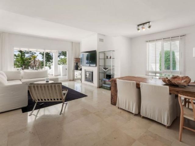 Piso exclusivo de 149 m2 en venta en Nueva Andalucia centro, Marbella, Andalucía