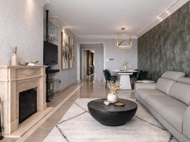 Piso exclusivo de 157 m2 en venta en Las Chapas Alicate Playa, Marbella, Málaga, Andalucía