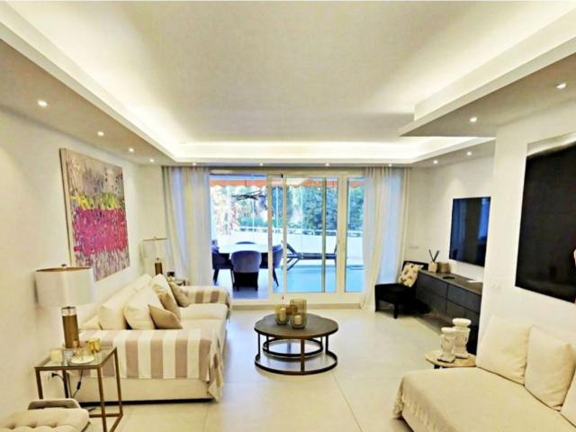 Piso exclusivo de 160 m2 en venta en Puerto Banus, Marbella, Málaga, Andalucía