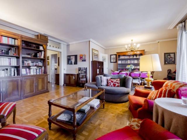 Piso de alto standing de 173 m2 en venta en Madrid, España