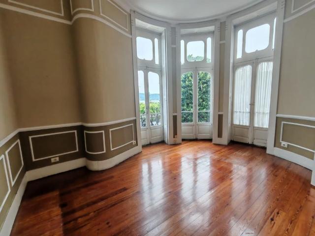 Piso exclusivo de 321 m2 en venta en Vigo, España