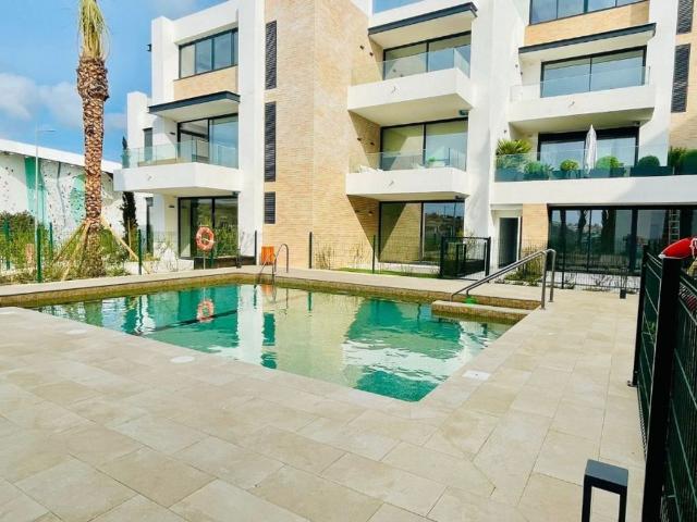 Piso exclusivo en venta en Zona Calvario, Estepona, Andalucía