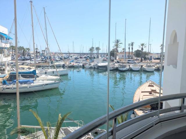Piso de alto standing de 124 m2 en venta en Benalmádena, Andalucía