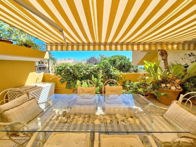 Piso exclusivo en venta en Elviria, Marbella, Andalucía