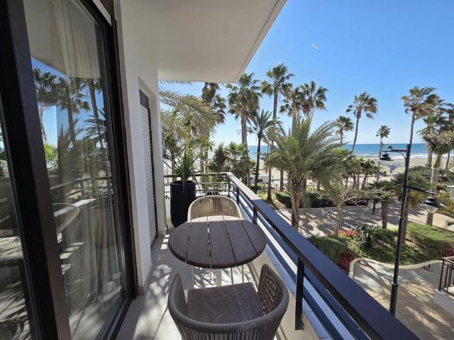Piso de alto standing de 97 m2 en venta en Estepona, Andalucía