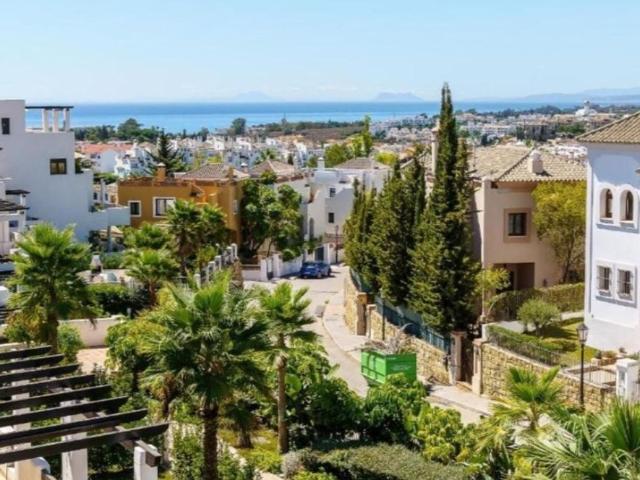 Piso exclusivo en venta en La Concha Resina Golf, Estepona, Andalucía